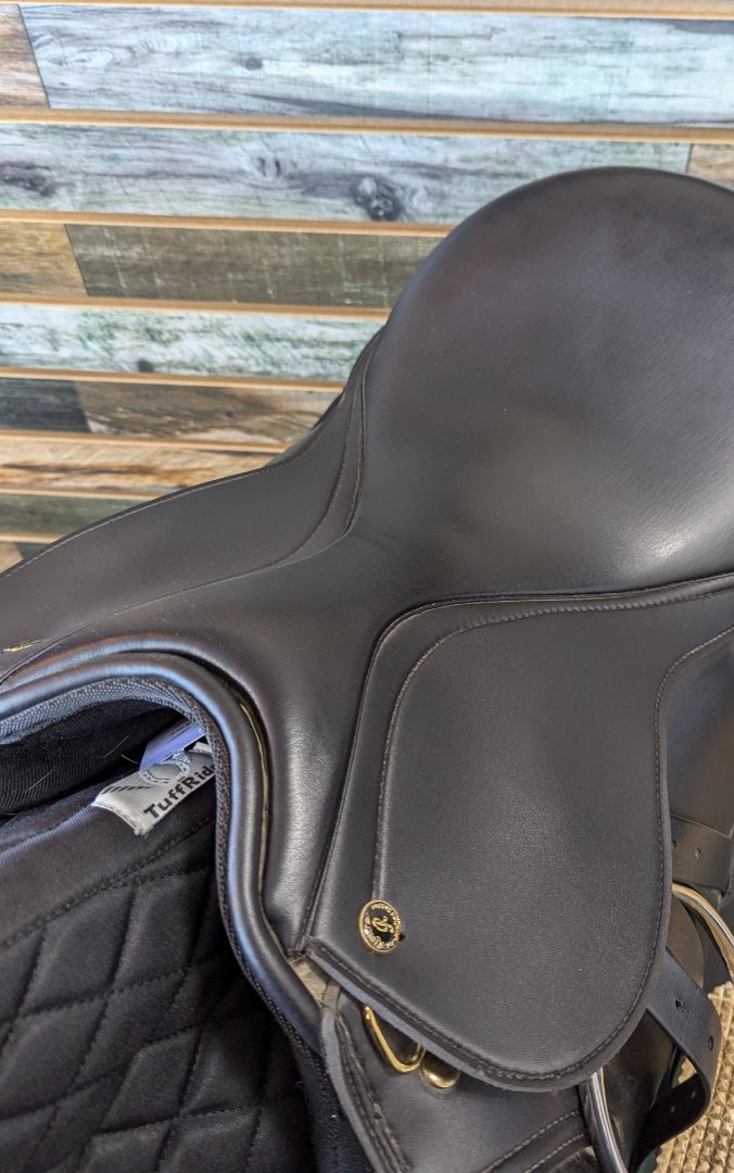 USED Newport Synthetic English Saddle 15.5” Black