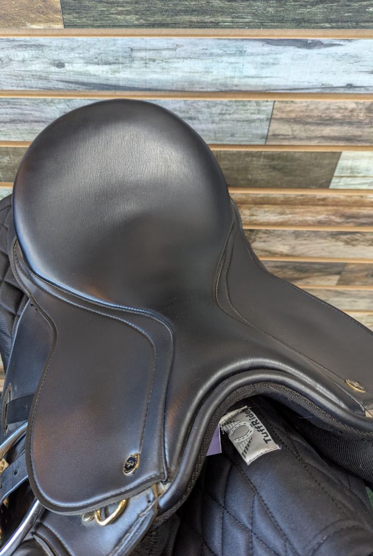 USED Newport Synthetic English Saddle 15.5” Black