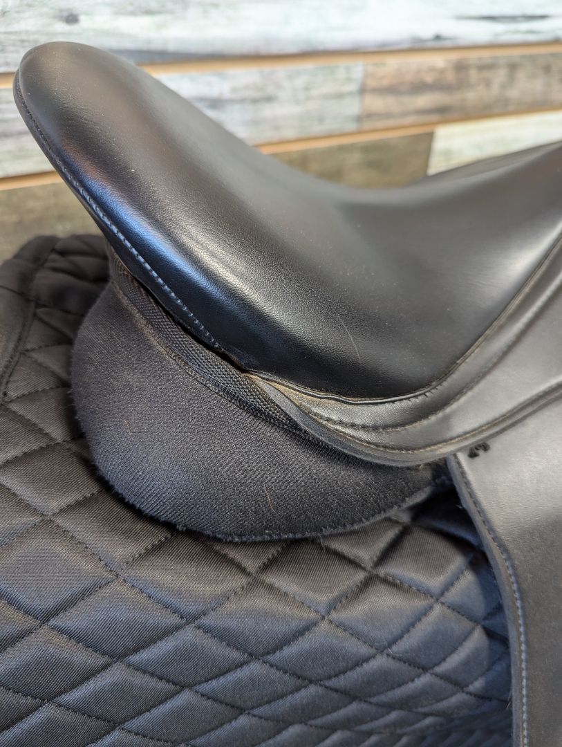 USED Newport Synthetic English Saddle 15.5” Black