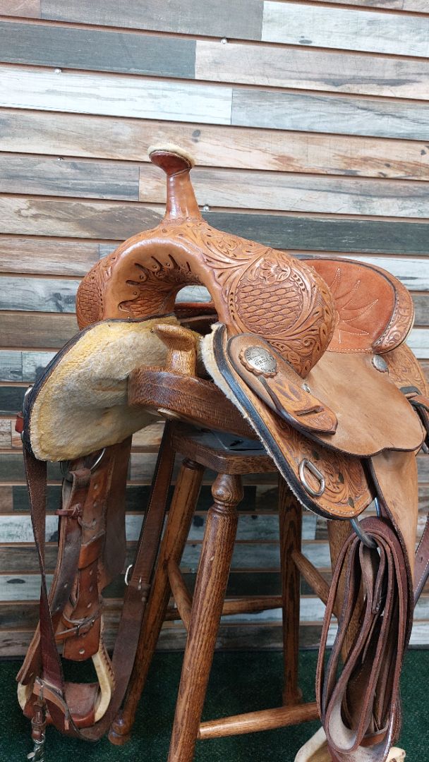 USED Circle Y Western Barrel Saddle 14” Light Oil