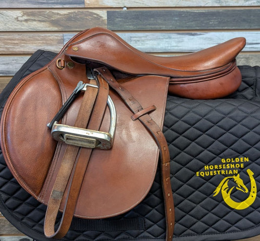 USED Circuit Full Contact Deluxe Hunter Jumper Saddle 16.5” Chestnut