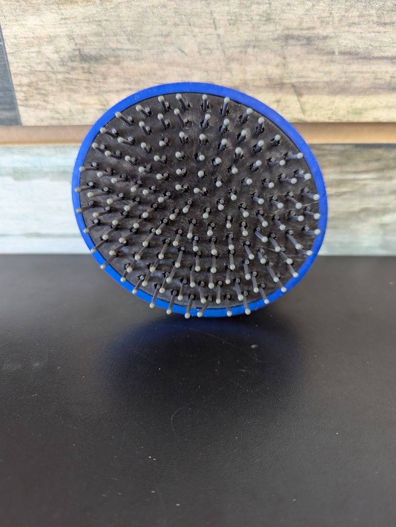 USED Tough1 Great Grip Hair Brush  Blue