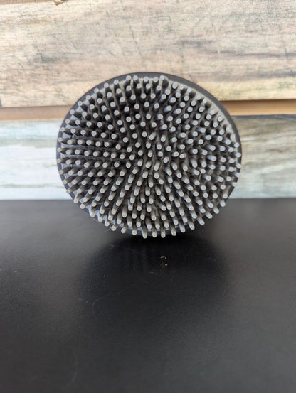 USED Tough1 Great Grip Soft Bristle Curry  Black