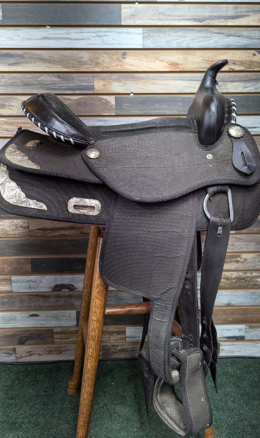 USED Synthetic Gaited Trail Saddle 16 1/2" Black