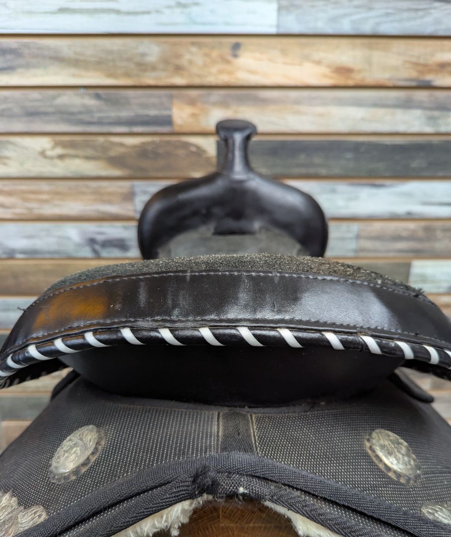 USED Synthetic Gaited Trail Saddle 16 1/2" Black