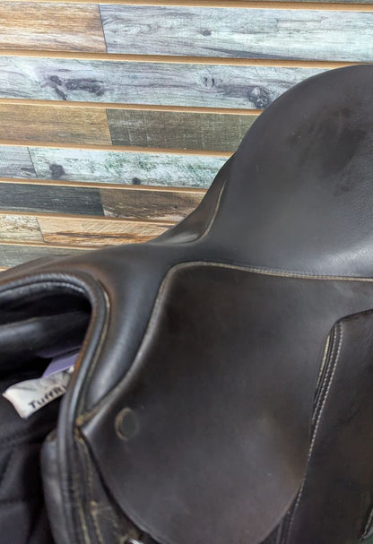 USED Collegiate Dressage Saddle 17" Black