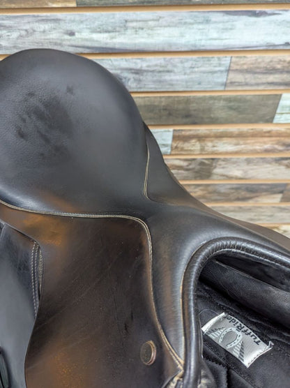 USED Collegiate Dressage Saddle 17" Black