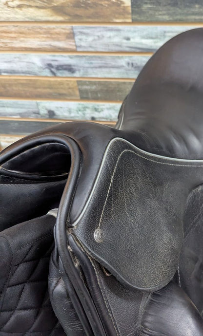USED Custom Saddlery Custom Everest R Dressage Saddle 17.5" Black