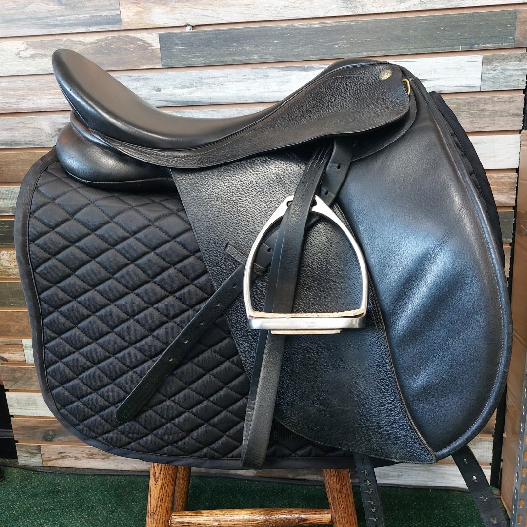 USED Collegiate Dressage Saddle 17” Black