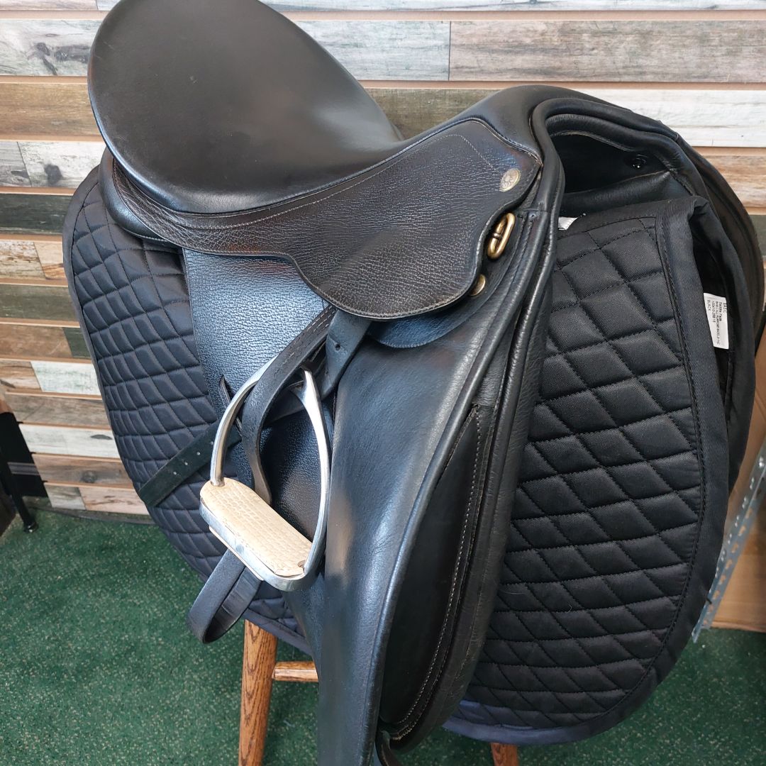 USED Collegiate Dressage Saddle 17” Black