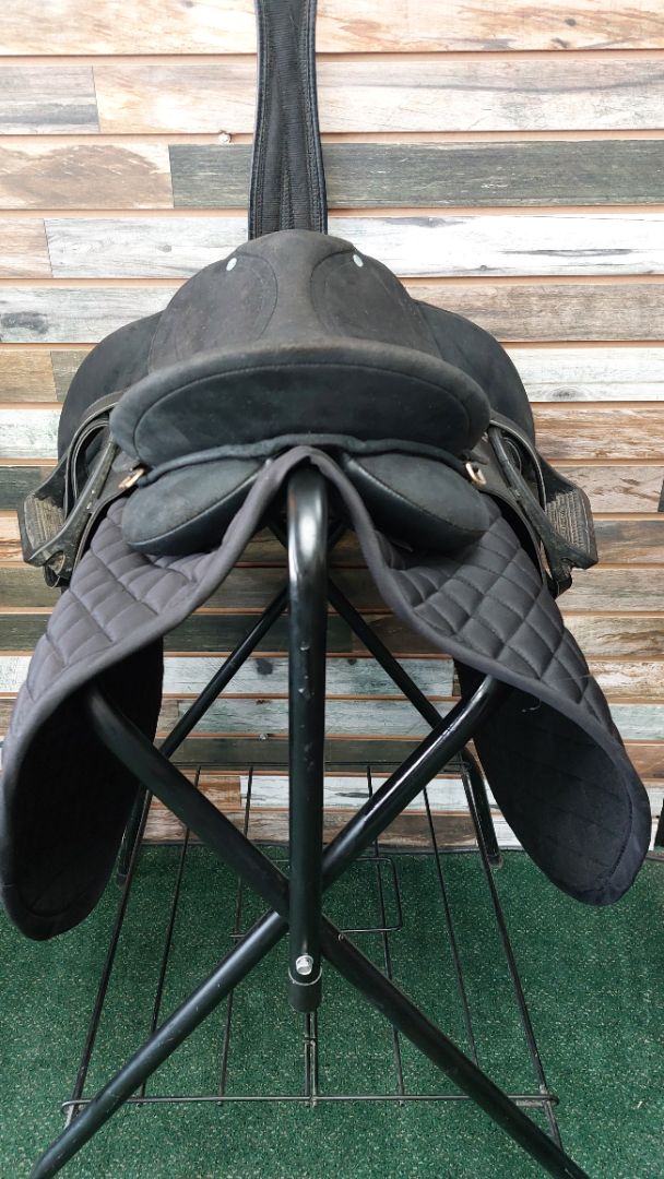 USED Wintec 2000 English Saddle 16.5" Black