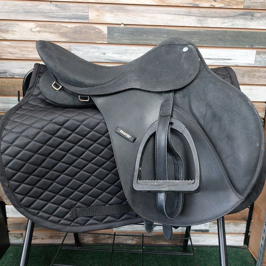 USED Wintec 2000 English Saddle 16.5" Black