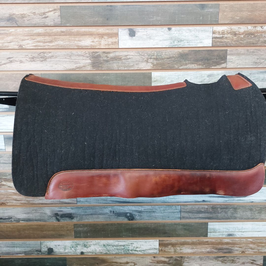 USED Mike’s Custom Saddle Shop Western Saddle Pad 32 x 34” Black