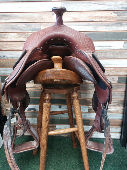 USED Schleese Saddlery All Around Western Saddle 16” Chesnut