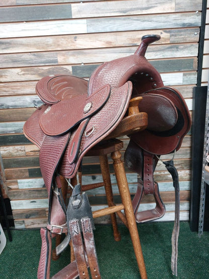 USED Schleese Saddlery All Around Western Saddle 16” Chesnut
