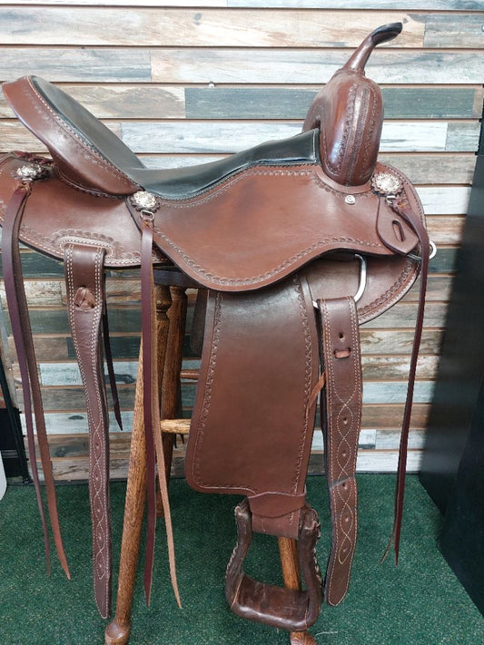 USED Circle C Western Trail Saddle 17” Brown