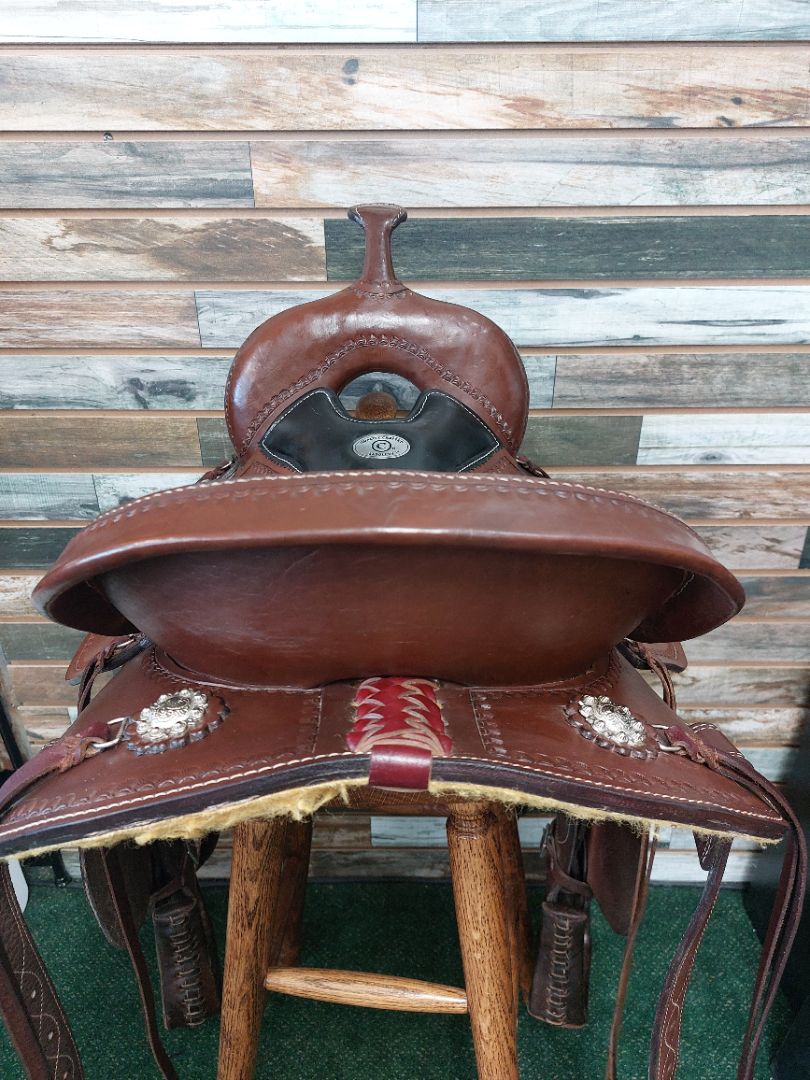 USED Circle C Western Trail Saddle 17” Brown