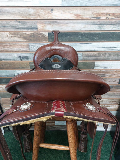 USED Circle C Western Trail Saddle 17” Brown