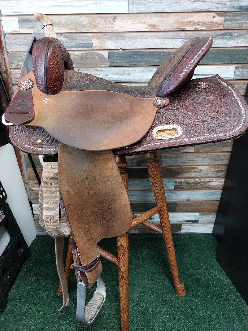 USED High Horse (Circle Y) Eden Barrel Racer 16" Medium Oil