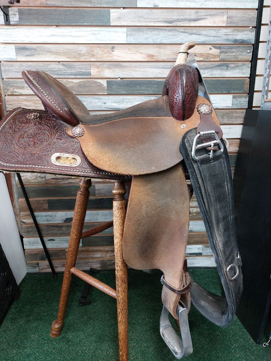 USED High Horse (Circle Y) Eden Barrel Racer 16" Medium Oil