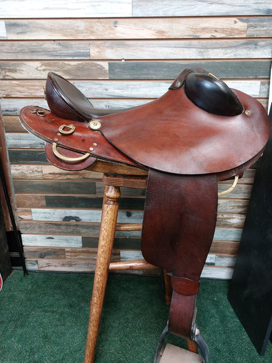 USED The Australian Stock Saddle Co Australian Saddle 14 1/2" Dark Oil