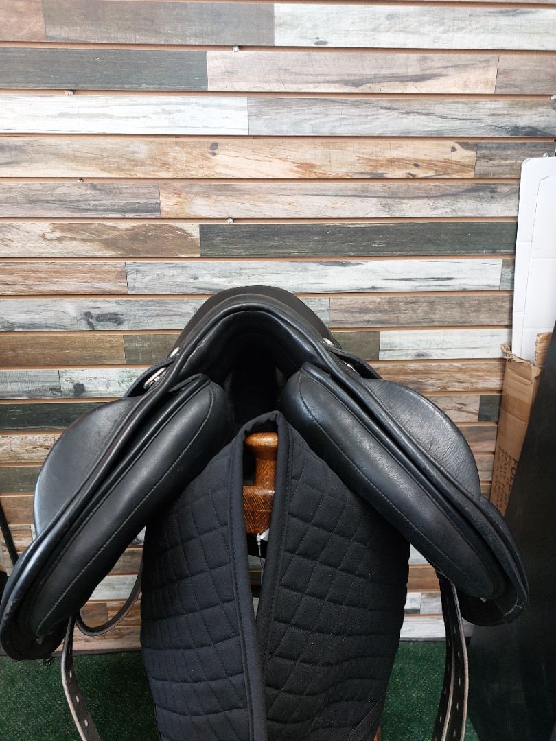 USED Collgiate Event English Saddle 16.5 Black