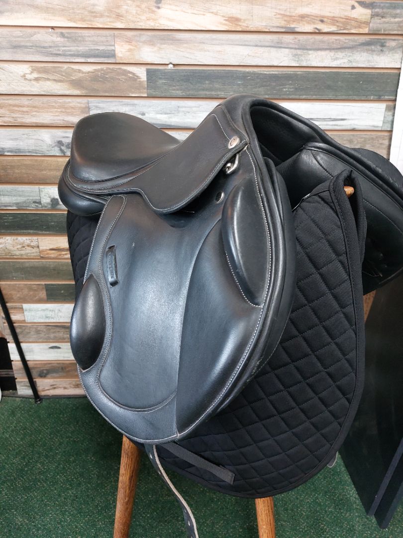 USED Collgiate Event English Saddle 16.5 Black
