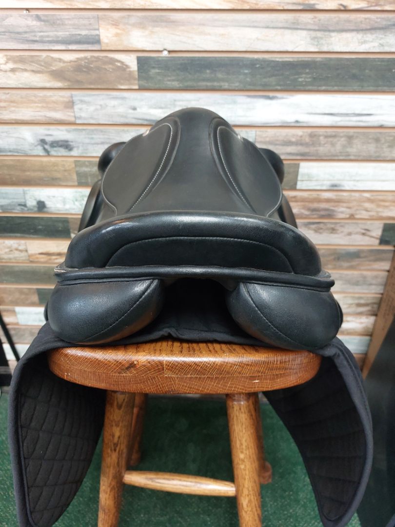 USED Collgiate Event English Saddle 16.5 Black