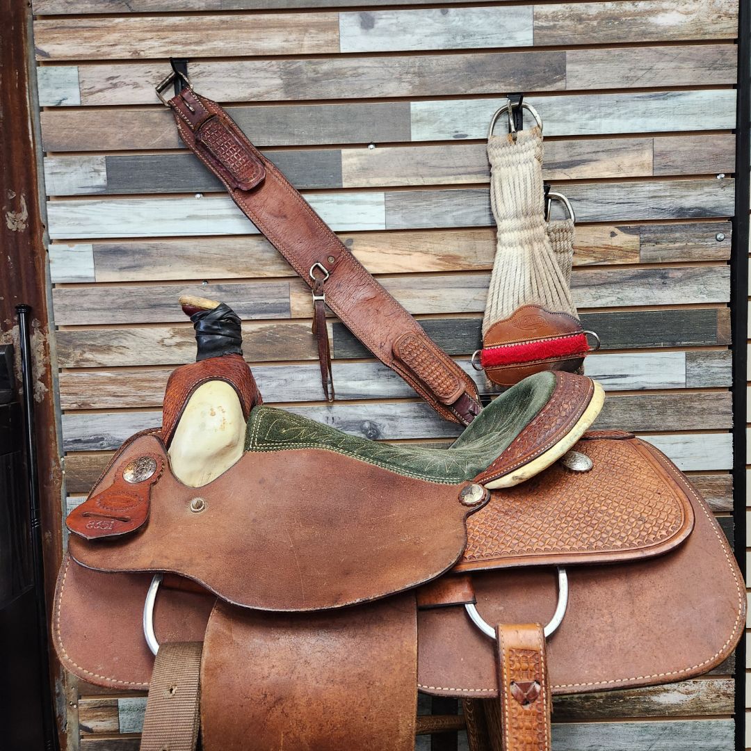 USED Matt Taylor Pro (Billy Cook) Roper Saddle With Girth and Back Cinch 16” Dark Oil