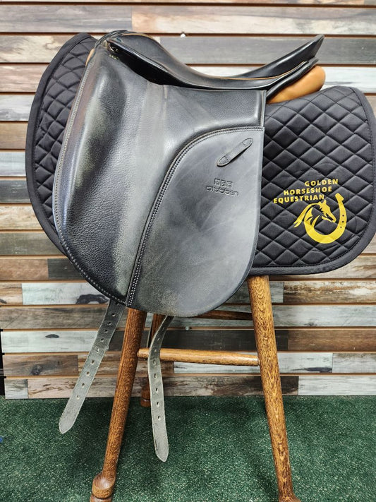 USED Stubben Dressage Saddle with Wide Gullet 17” Black