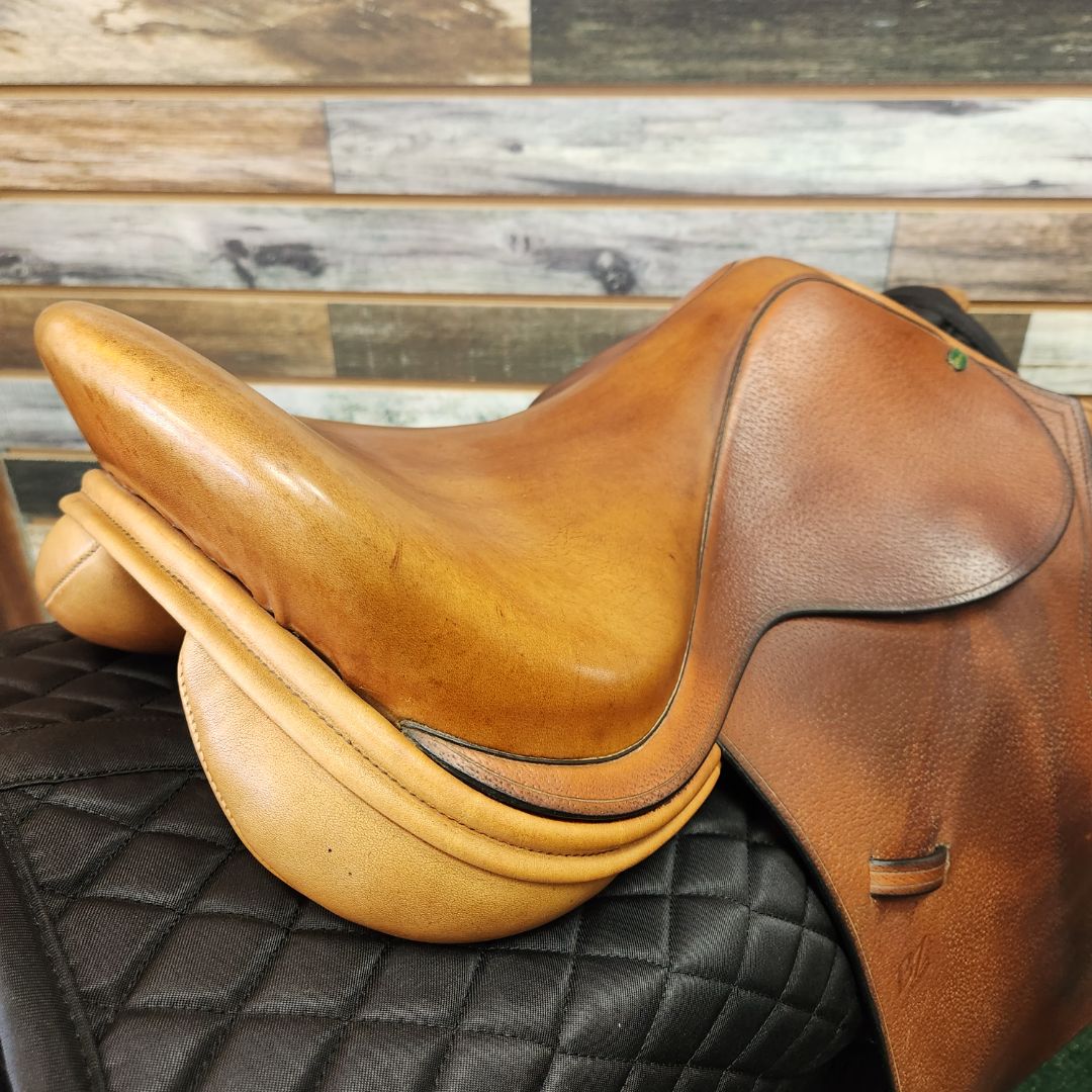 USED Beval BZ Natural Jump Saddle 16" Medium Oil