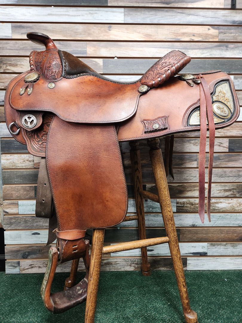 USED Circle Y Equitation Saddle 15.5” Medium Oil