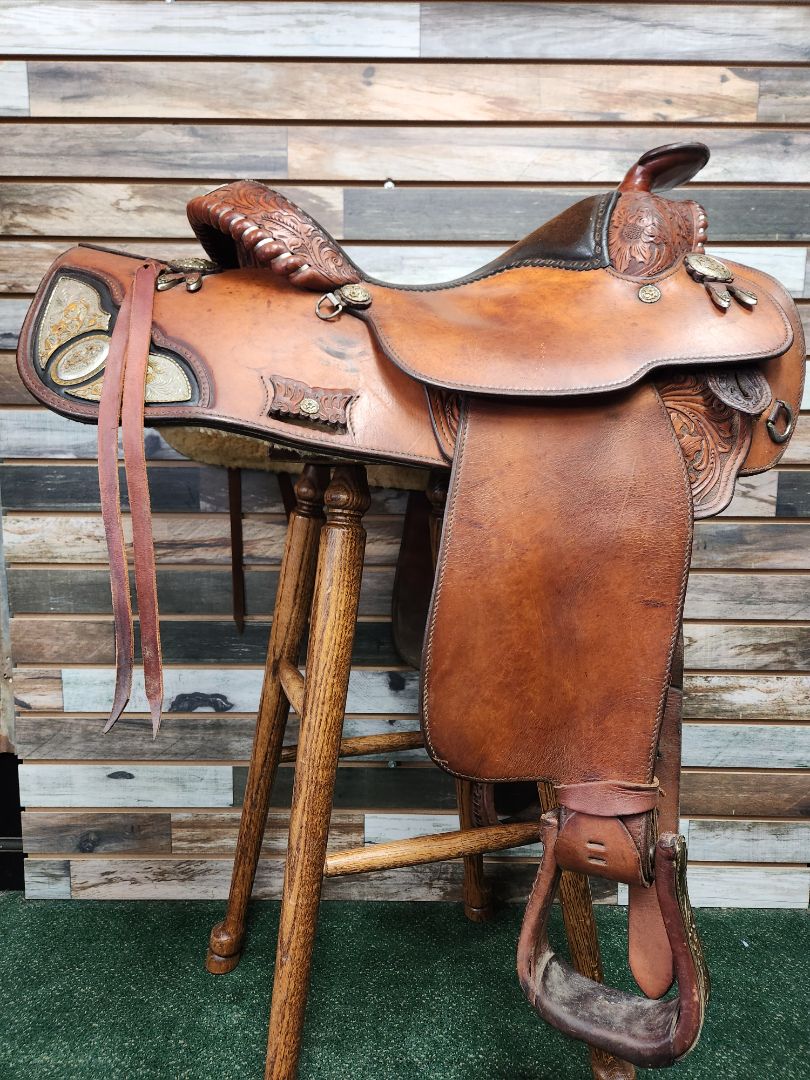 USED Circle Y Equitation Saddle 15.5” Medium Oil