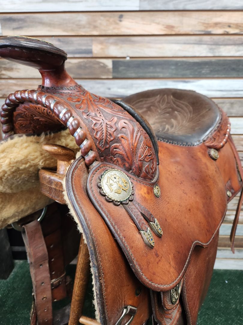 USED Circle Y Equitation Saddle 15.5” Medium Oil