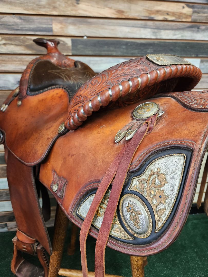 USED Circle Y Equitation Saddle 15.5” Medium Oil