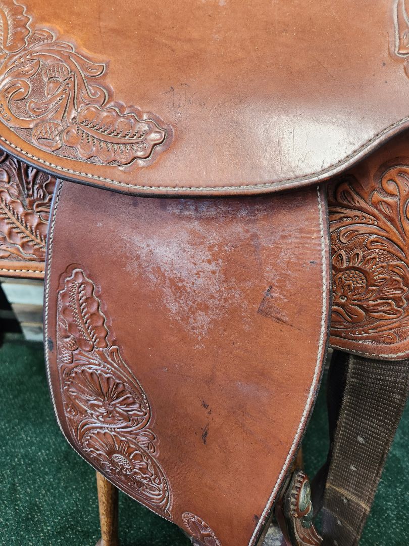 USED Circle Y Equitation Saddle 16" Medium Oil