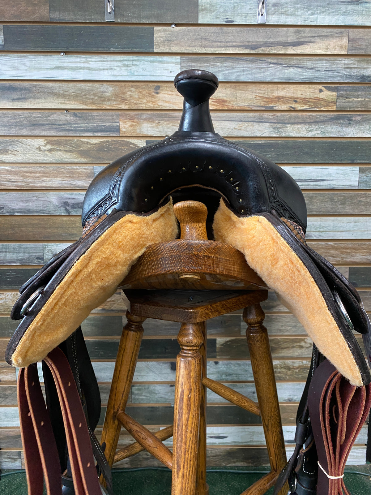 HR Black Flex Trail Saddle 16"