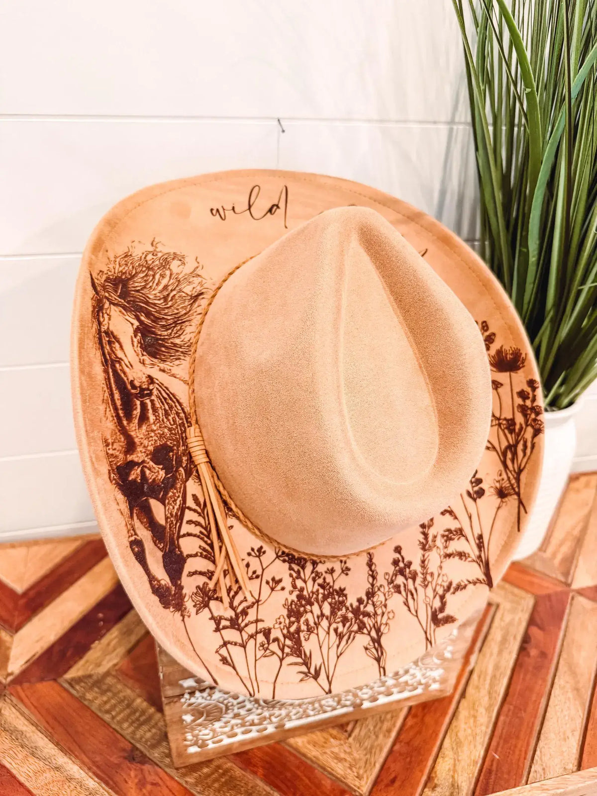 Engraved Wildflower Horse Hat