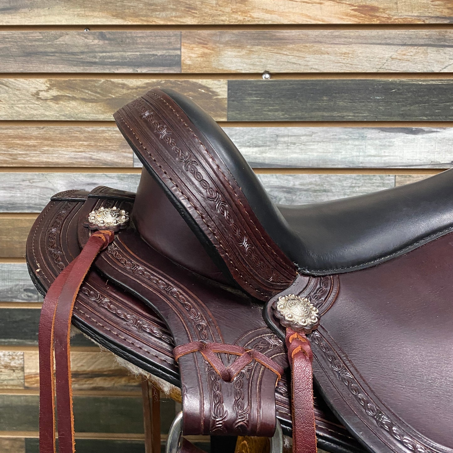 Pre-Owned Hilason Flex Tree Trail Saddle