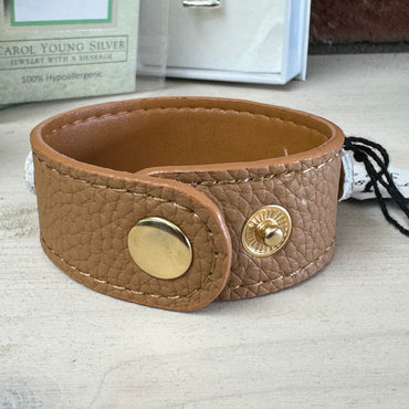 Leather W/Gold Tone Snaffle Bit Bracelet