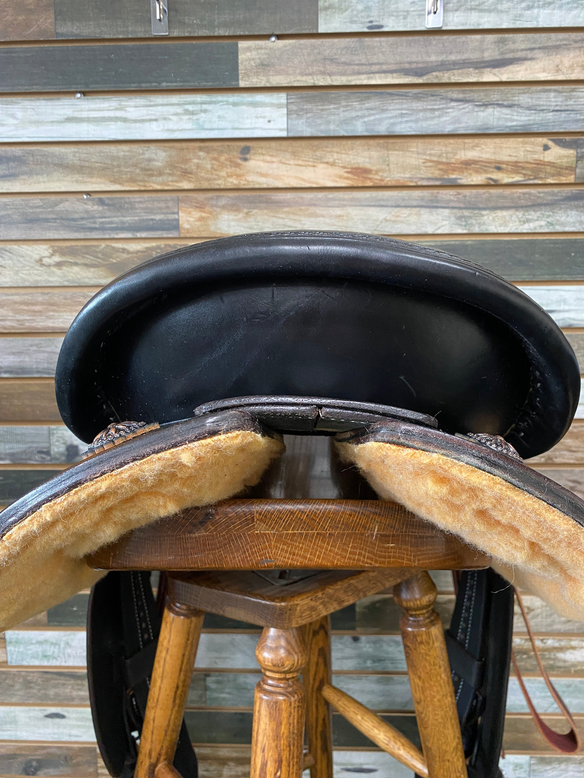HR Black Flex Trail Saddle 16"