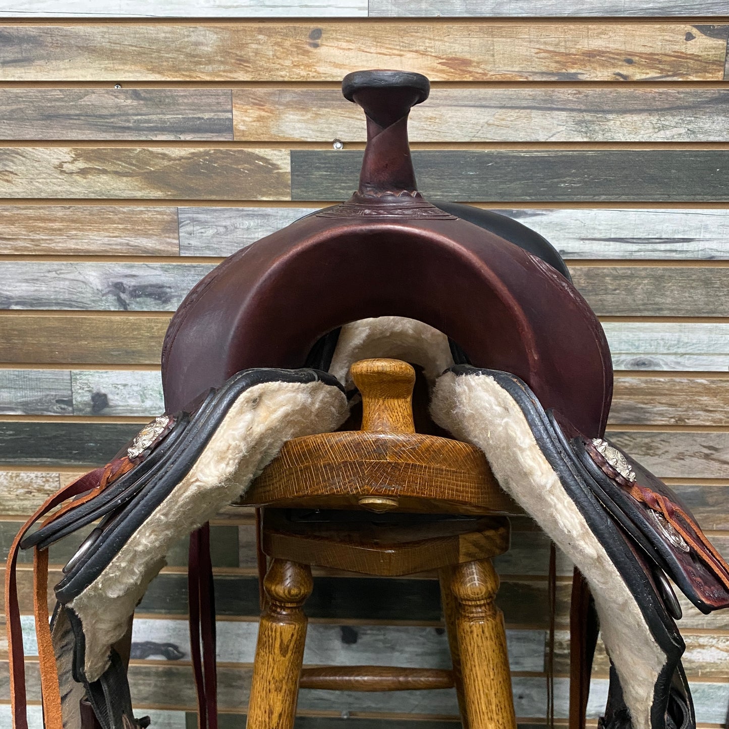 Pre-Owned Hilason Flex Tree Trail Saddle