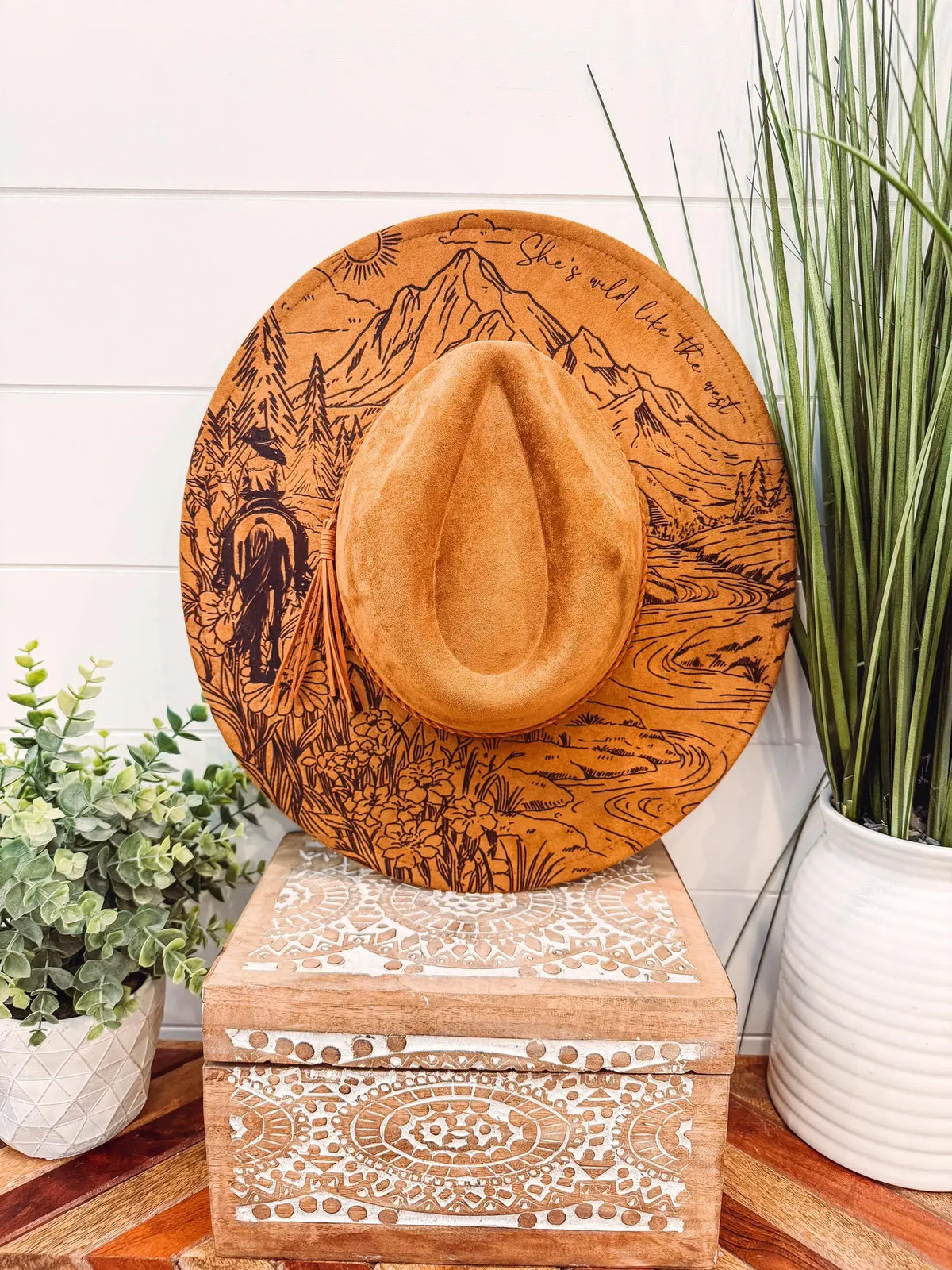 Engraved Horse Mountain Hat