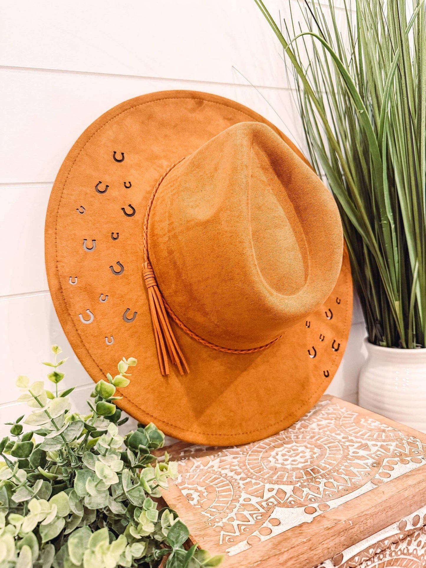 Horseshoe Cutout Hat