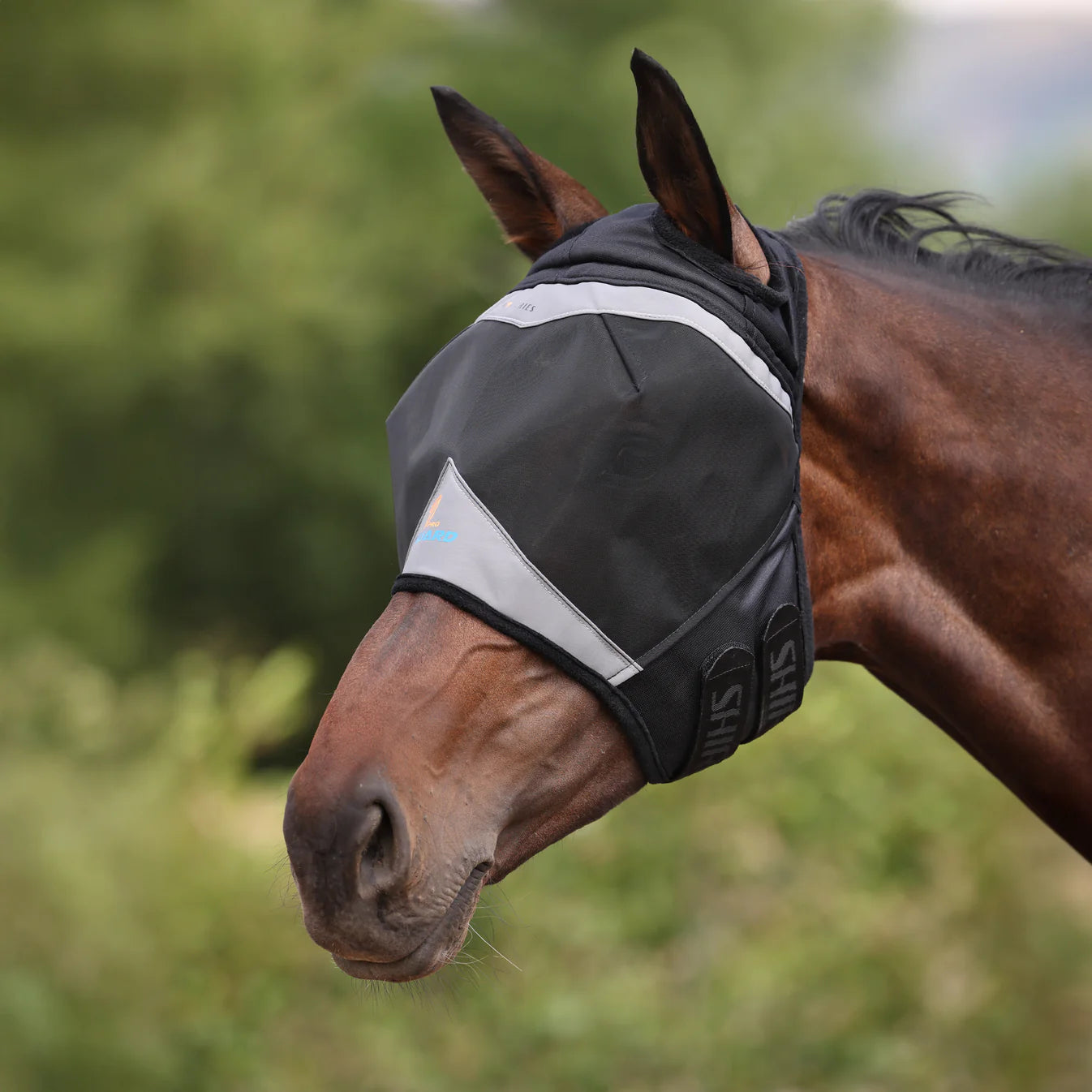 Shires - FlyGuard Pro Fine Mesh Fly Mask With Ear Hole