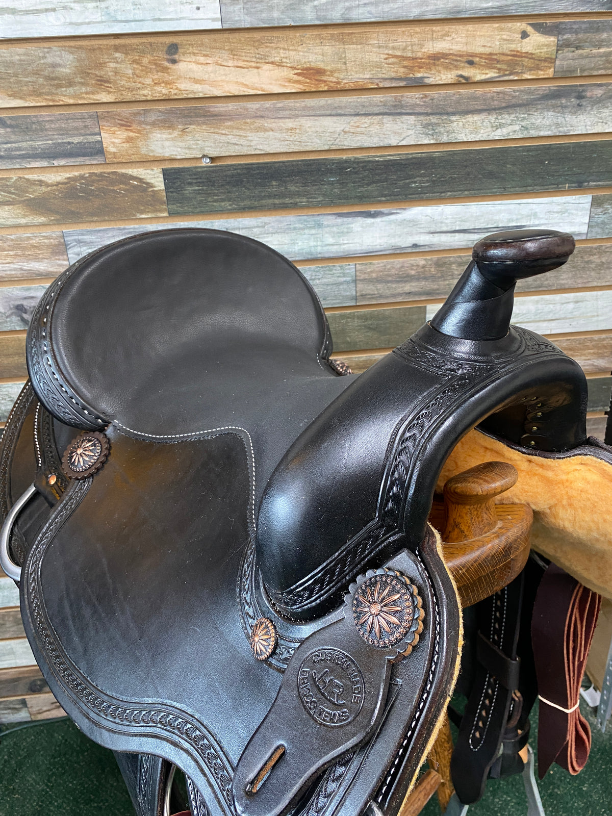 HR Black Flex Trail Saddle 16"