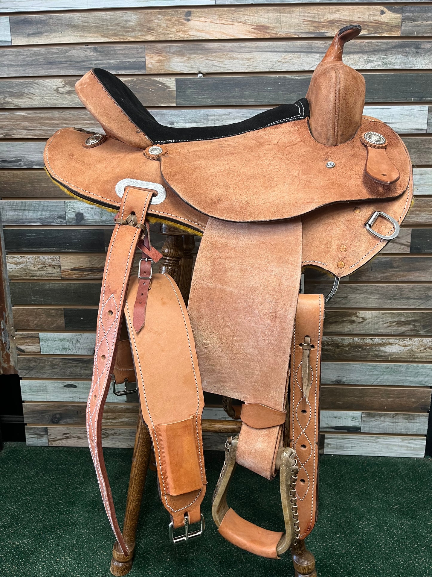 Longhorn Comanchero Saddle 16"