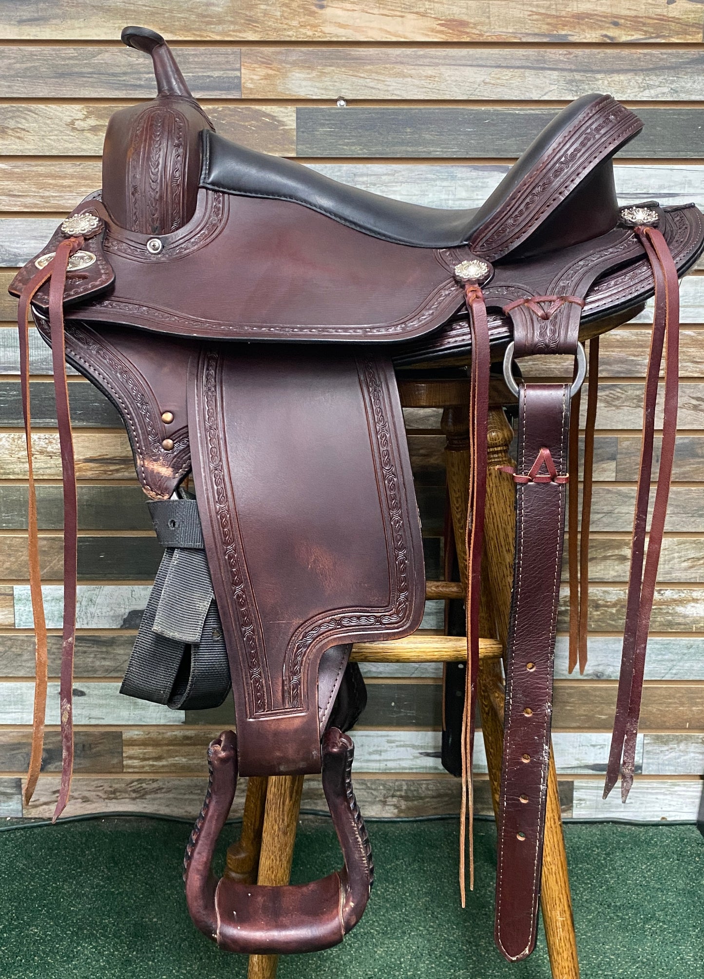 Pre-Owned Hilason Flex Tree Trail Saddle