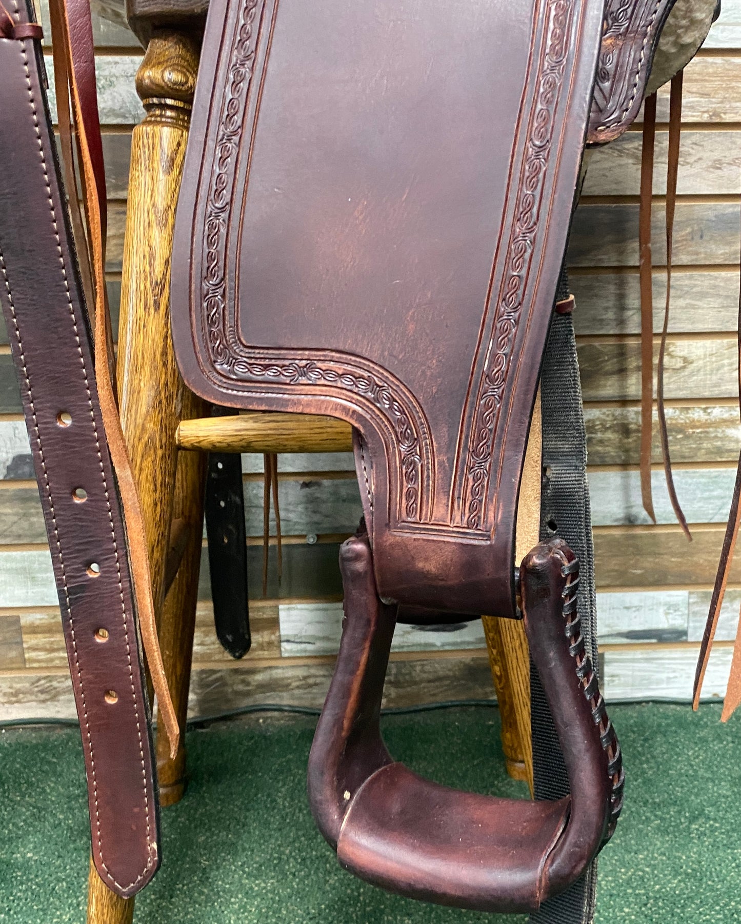Pre-Owned Hilason Flex Tree Trail Saddle