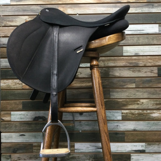 USED Wintec All Purpose Saddle 17” Black